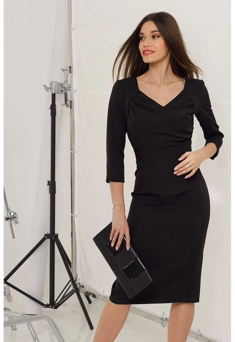 Миди рокля с шпиц и шлиц отзад