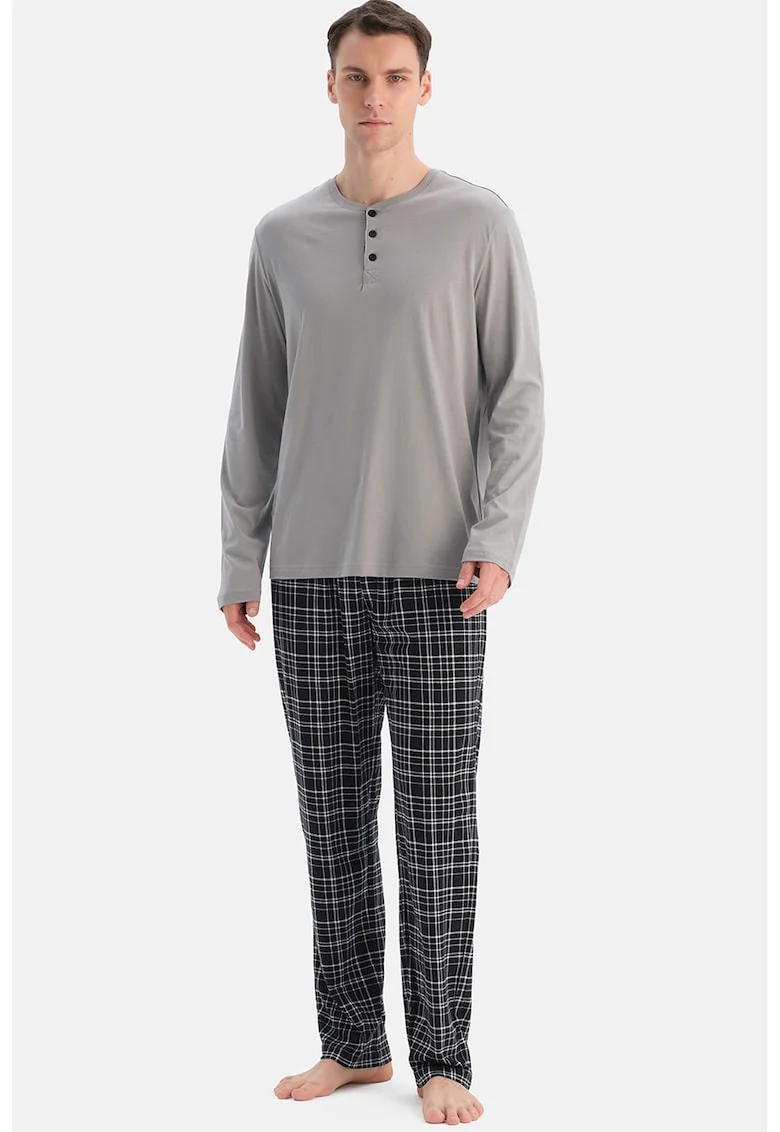 Черен/Сив