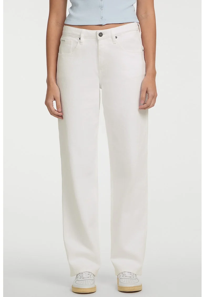 Широки дънки с миди талия