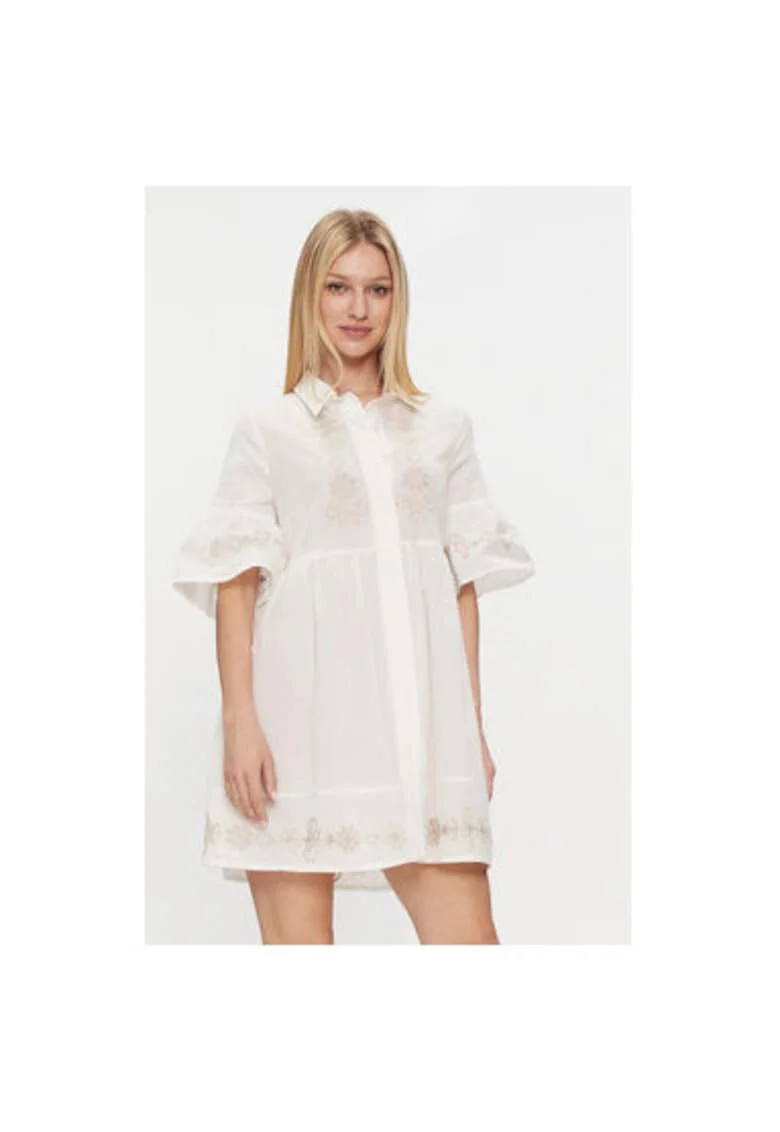 Бял