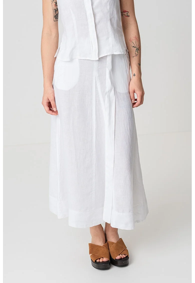 Бял