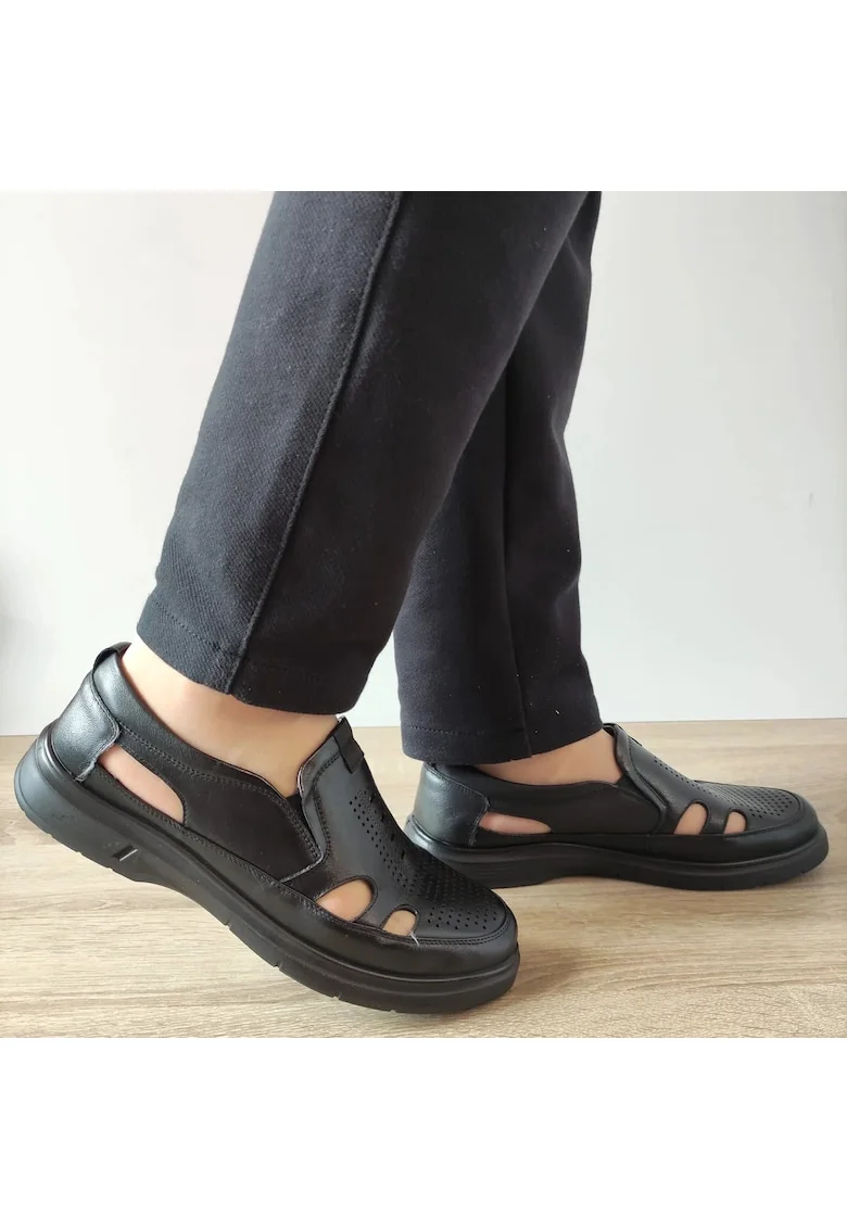 Мъжки перфорирани обувки  883L99 Black.Jpg - черни