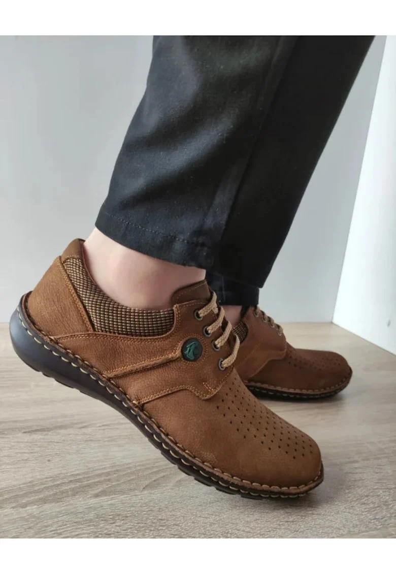 Кафяв