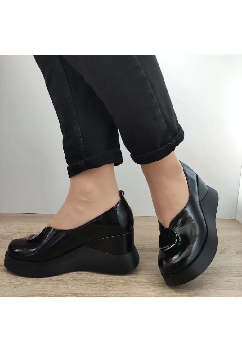Черен