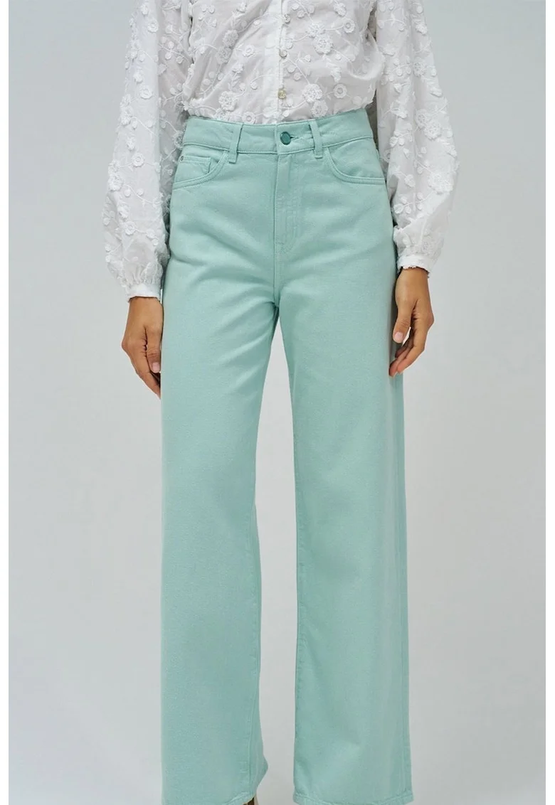Дълги дънки с широк крачол