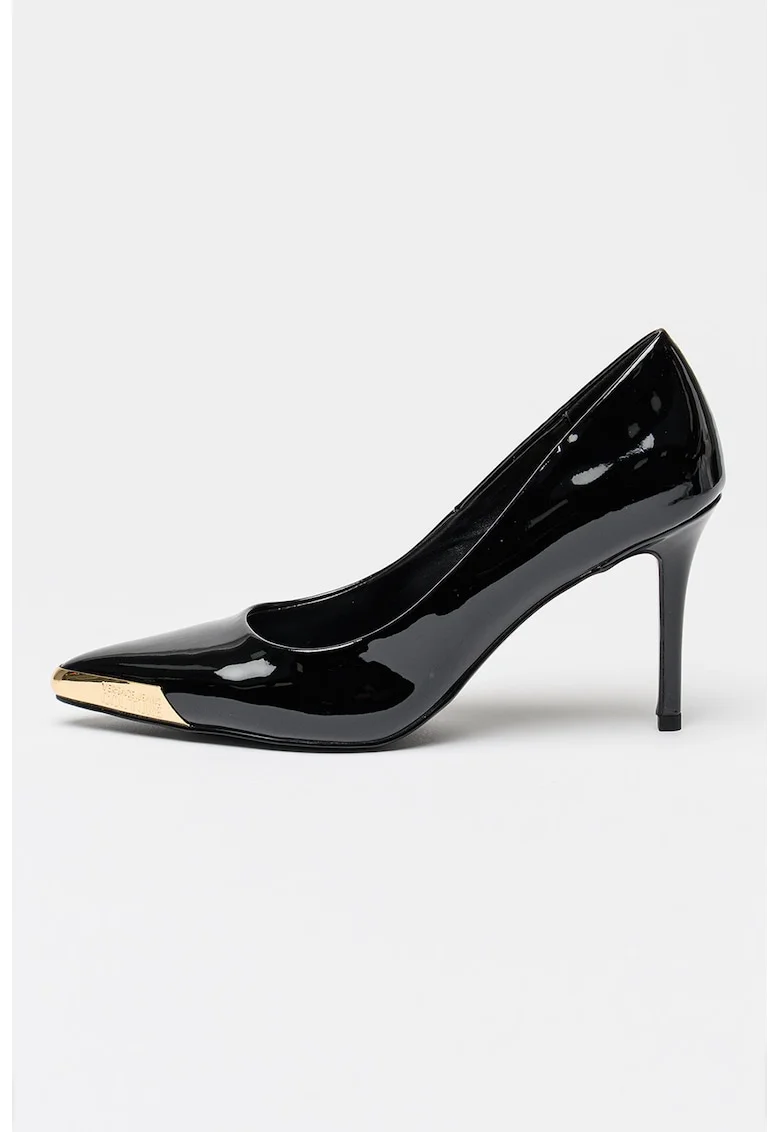 Заострени обувки от еко кожа